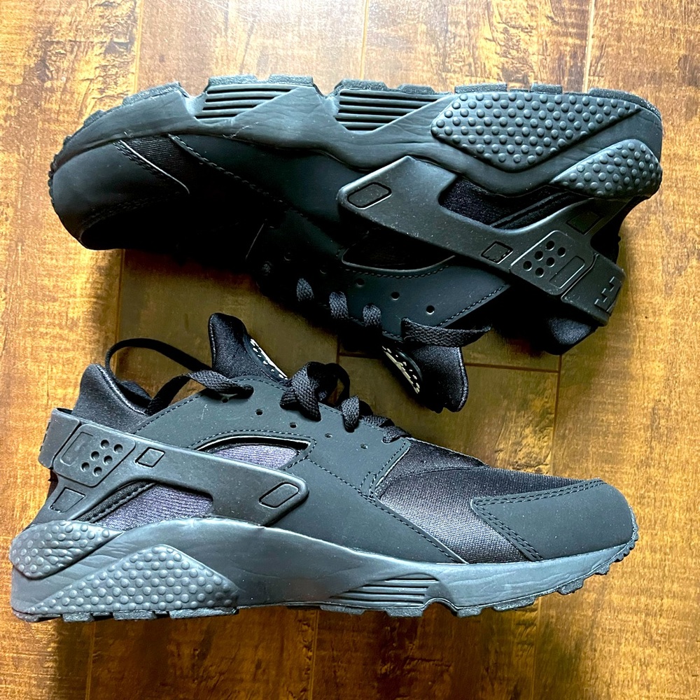 Nike Air Huarache size 11.